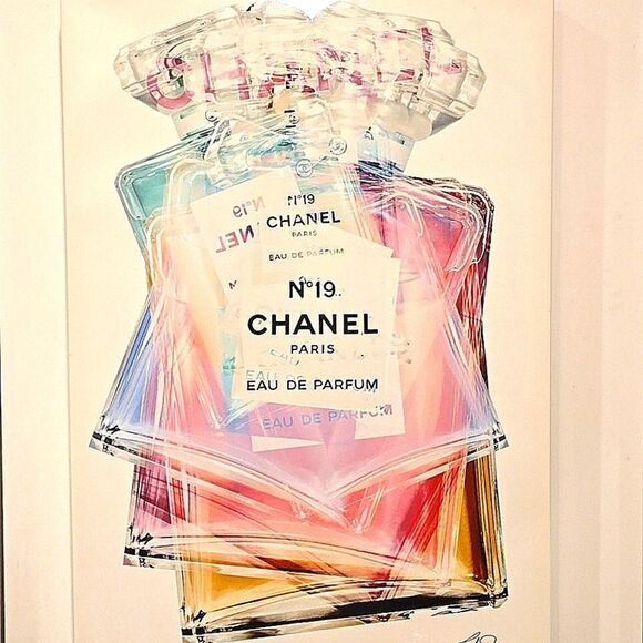 Oliver Gal Chanel Multi-Effect No.19 Fragrance Bottle Vinyl Canvas